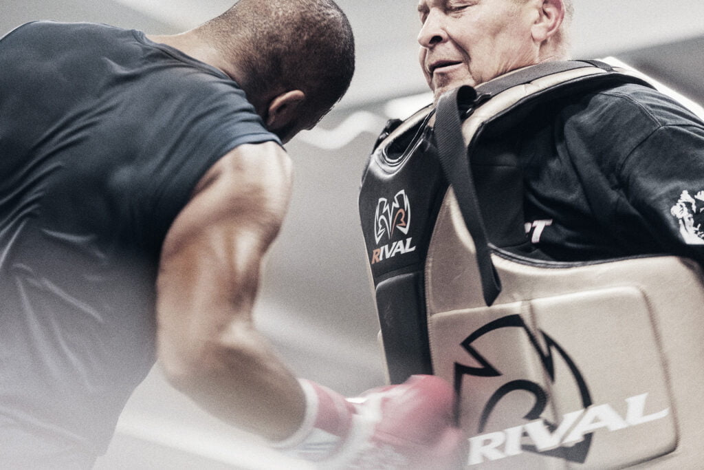 Boxningstr&auml;naren Lou Del Valle var v&auml;rldm&auml;stare i boxning 1997 men kom inte l&auml;ngre i karri&auml;ren efter att hans promotor lurade honom p&aring; pengar.