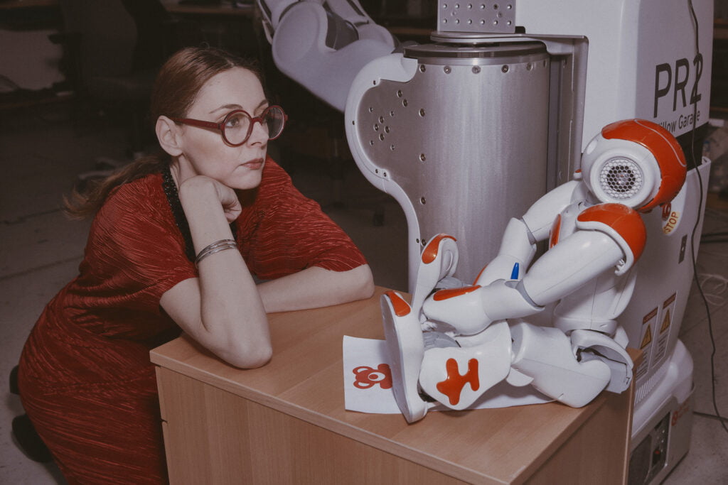 Danica Kragić Jensfelt leder forskningen kring artificiell intelligens i Sverige. Här i sitt laboratorium på KTH i Stockholm.