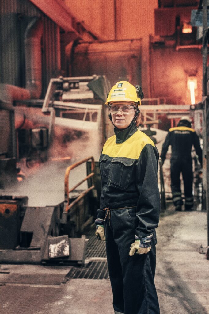 Monica Quinteiro är den första kvinnan på posten som verksamhetschef på Rönnskär. Hon har arbetat hela sitt liv i gruvbranschen.