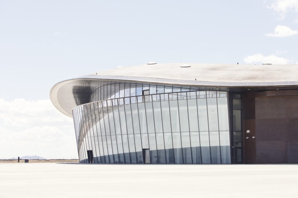 Sikten är oftast helt klar, närmaste granne är militärområdet White Sands Missile Range.