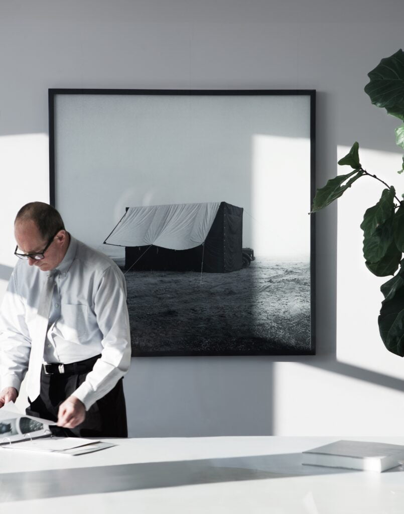Tom Penn leder stiftelsen The Irving Penn Foundation från sitt kontor i New York.