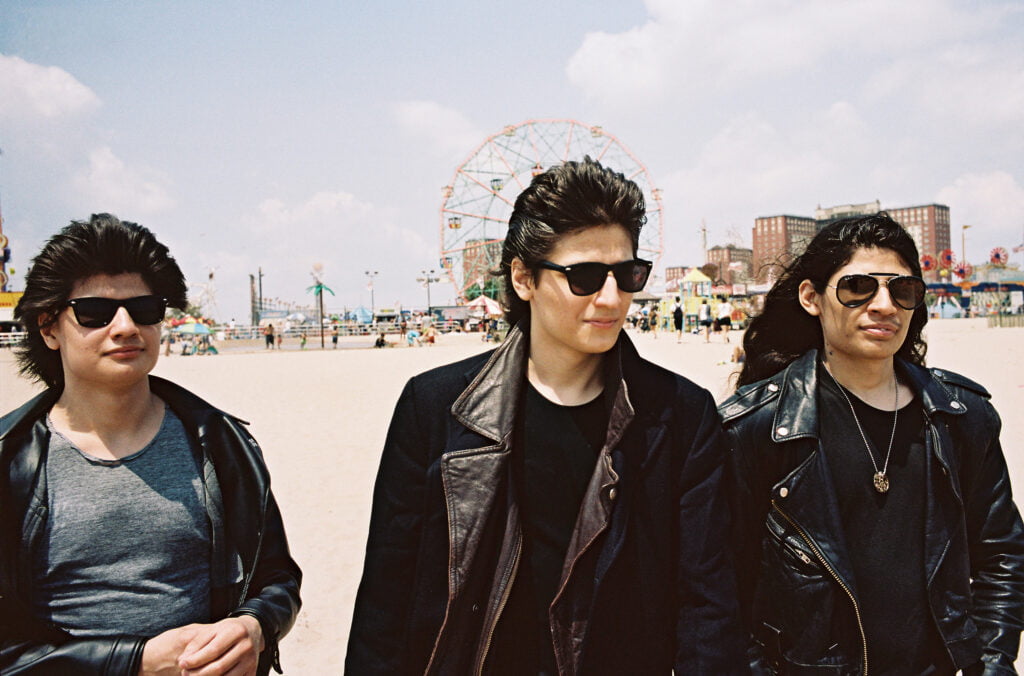 Tre av de sex bröderna i familjen Angulo: Krisna, Jagadesh och Mukunda från dokumentärfilmen The Wolfpack.