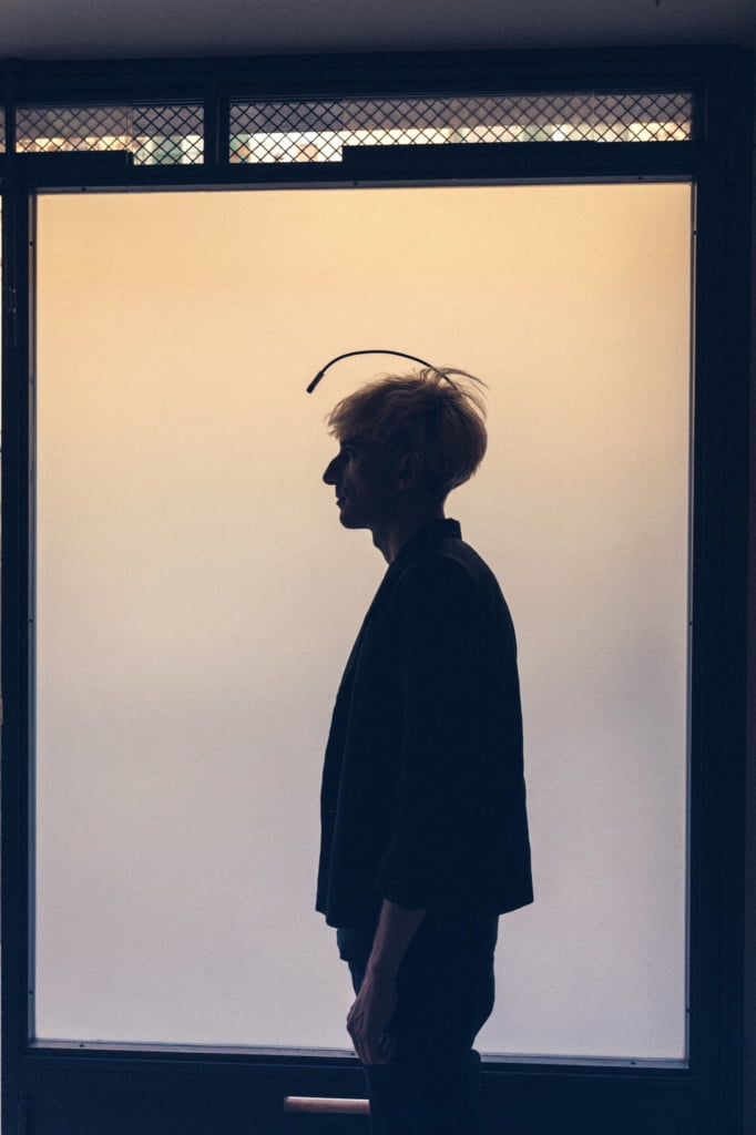 Neil Harbisson skapade ett sjätte sinne med sin inopererade antenn.