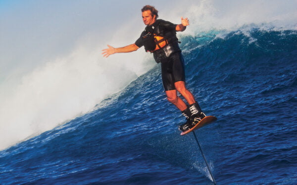 Foilboarding är inget för nybörjare. Laird Hamilton vill tänja gränserna för vad som är möjligt med en surfbräda.