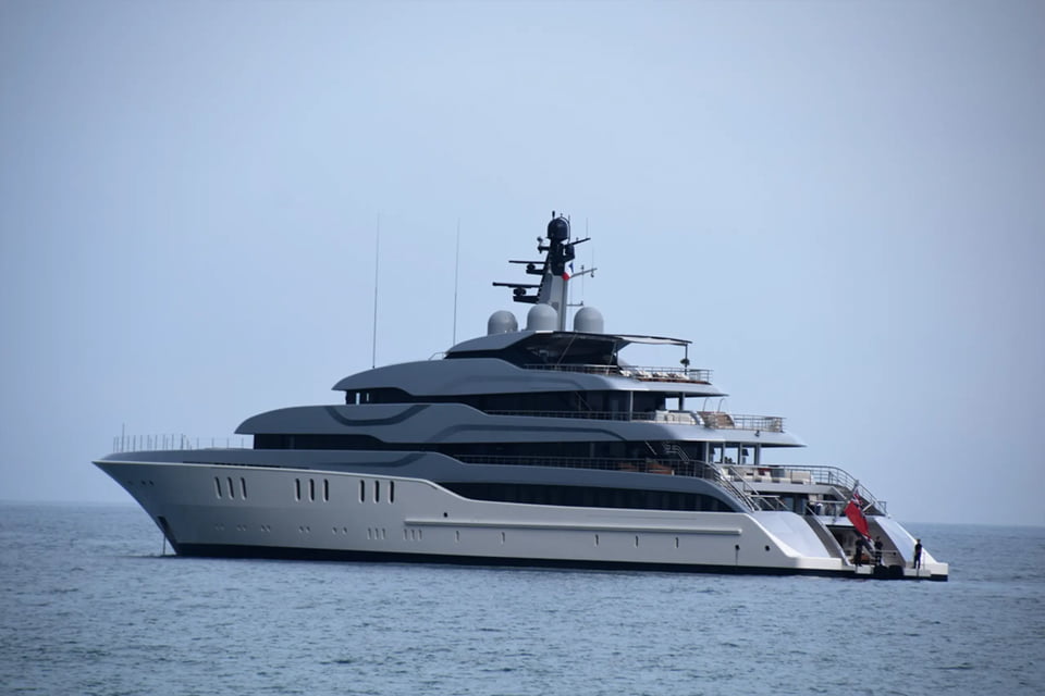 Viktor Vekselbergs 79 meter långa yacht Tango kostade honom 120 miljoner dollar.