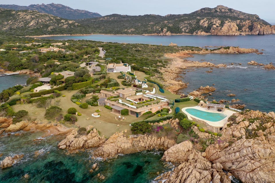 Dmitry Mazepins villa på Sardinien i Italien – värderad till 140 miljoner dollar.