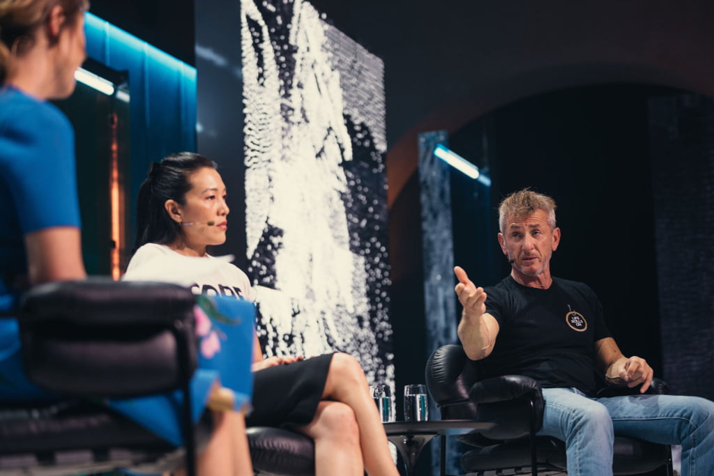 Ann Lee, medgrundare och vd för hjälporganisationen CORE, och Sean Penn som grundat CORE.