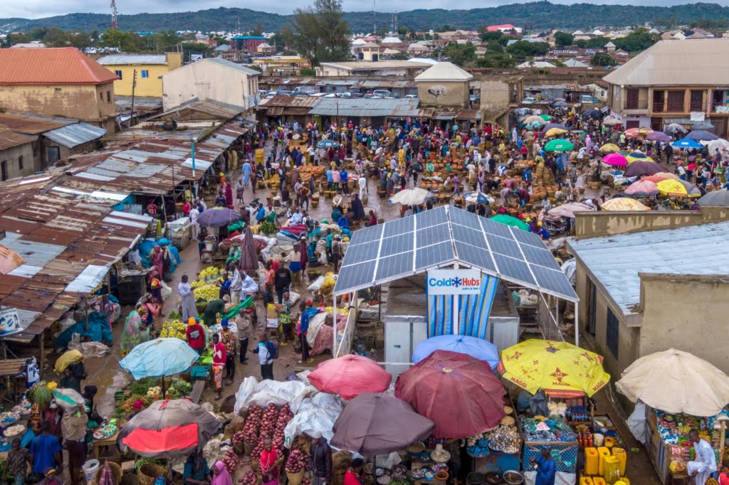 Ett av ColdHubs soldrivna kylrum vid Reliefmarknaden i Owerri, Nigeria.