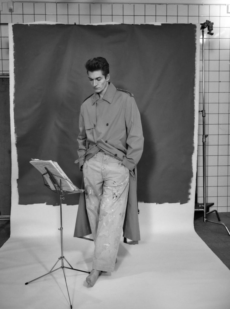 Trenchcoat, Filippa K, 6&nbsp;900 kr. Byxor, Polo Ralph Lauren, 3&nbsp;600 kr.