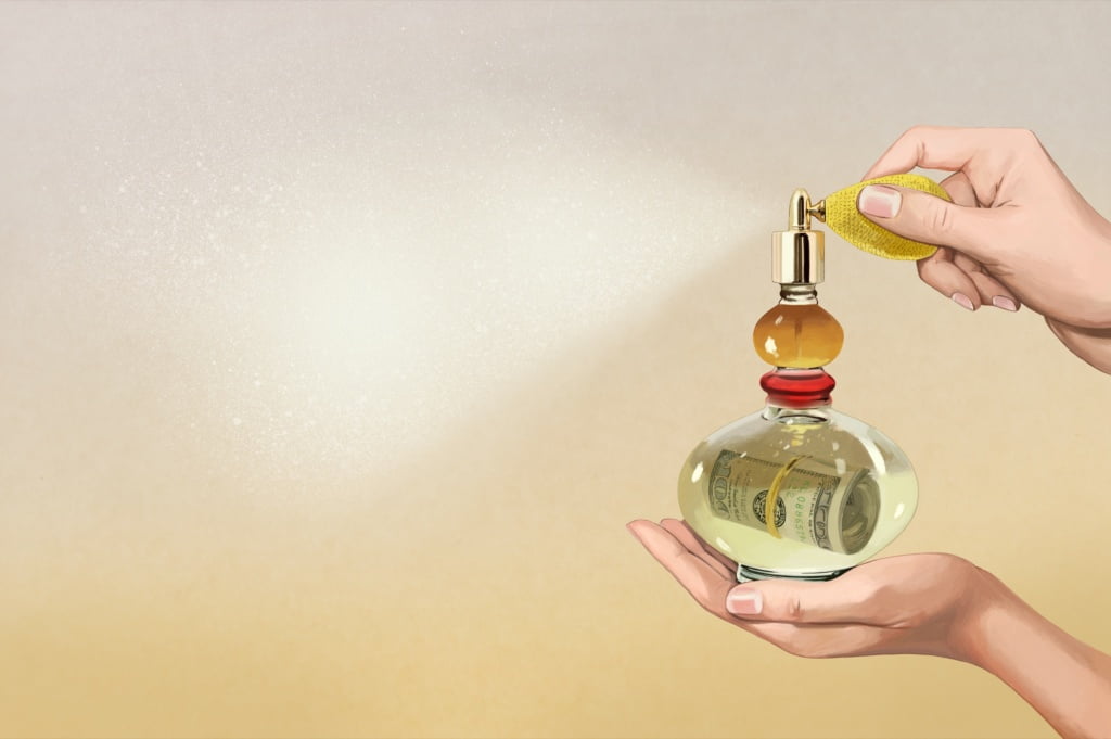 Parfym gjord på pengar som sprutar ut dyra droppar