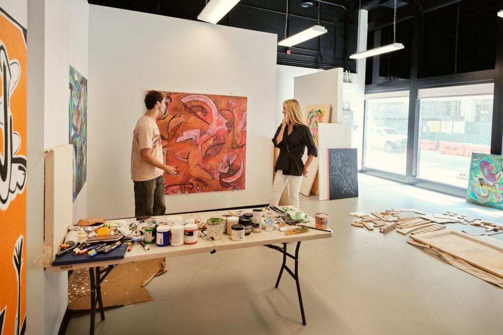 Planering av Mack Art Foundations f&ouml;rsta utst&auml;llning tillsammans med Josh Fayer vid Room 57 Gallery.